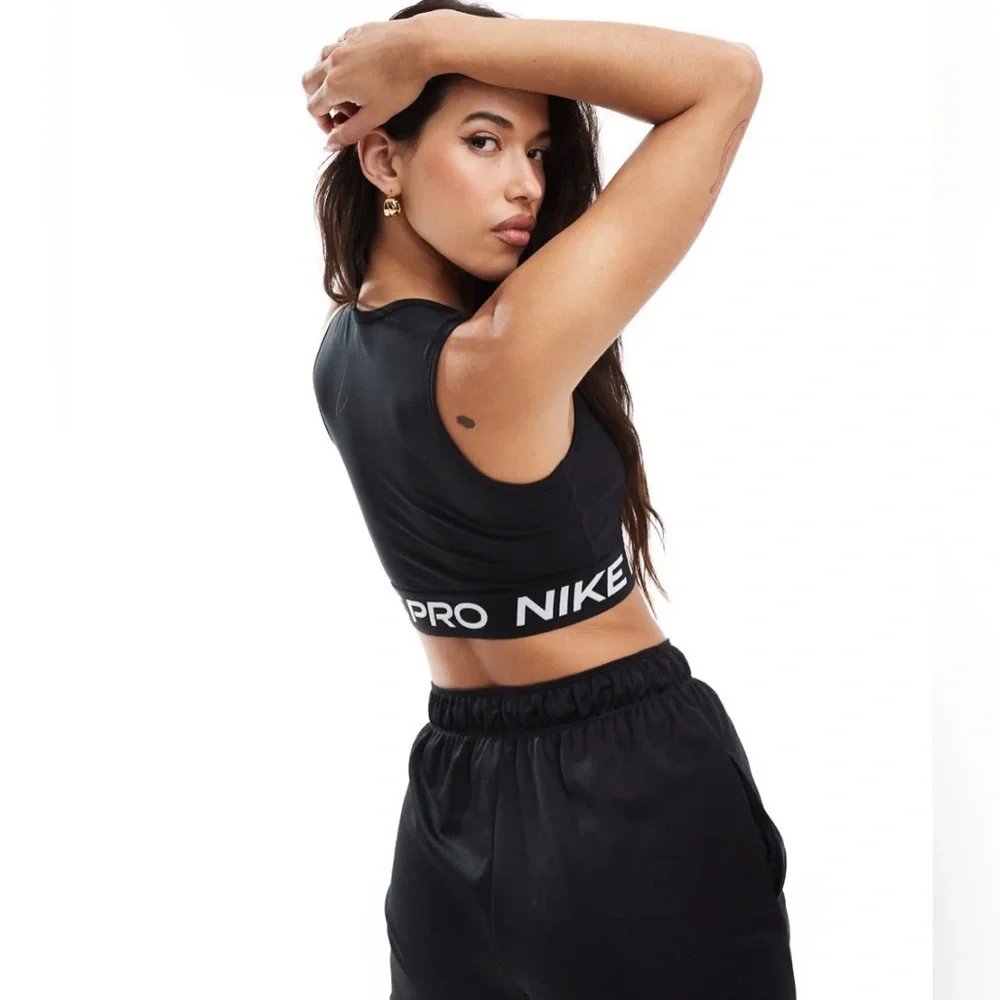 Nike Pro Size Medium Women's Dri-FIT Cropped Training Tank Black